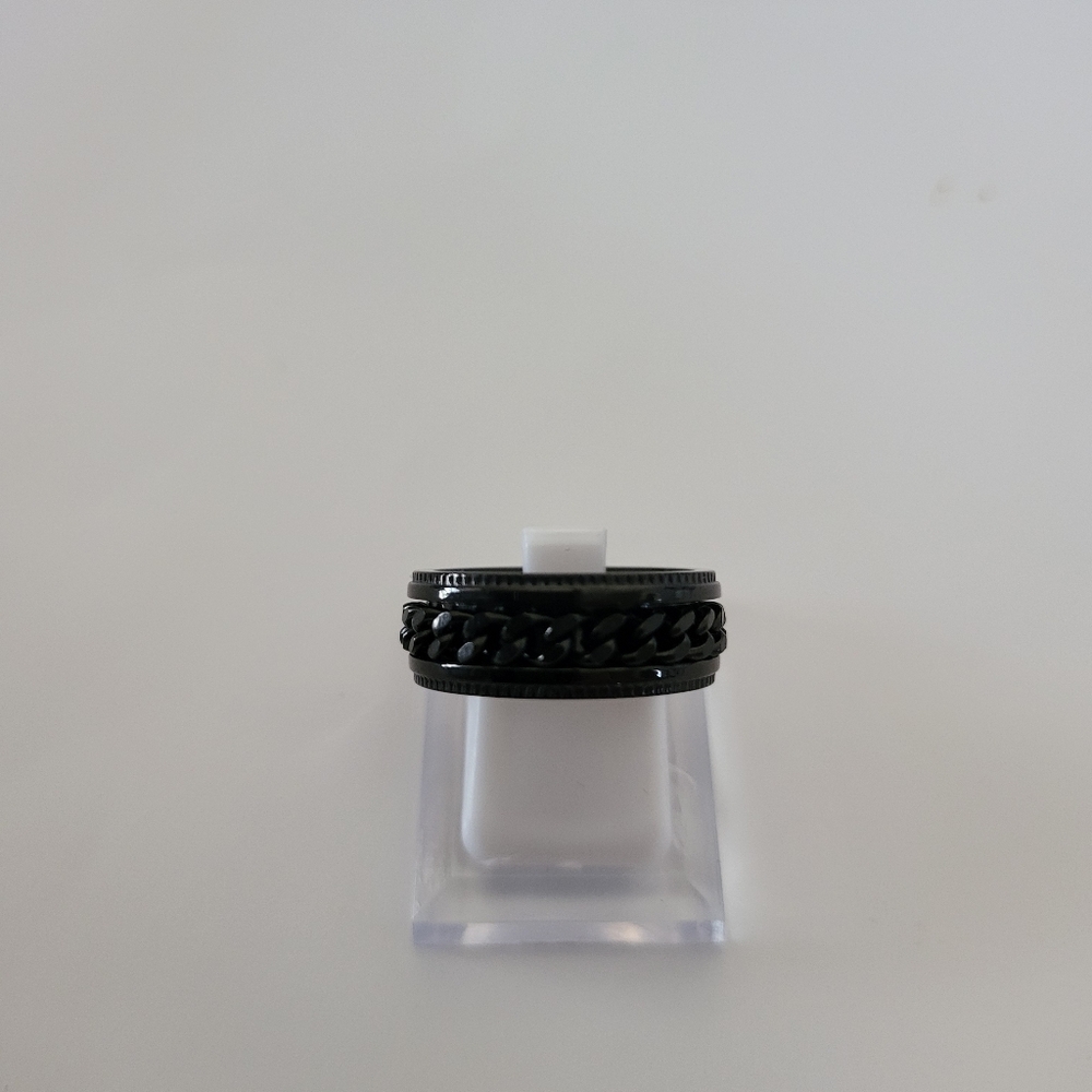 Black Fidget spinner chain ring size 7.